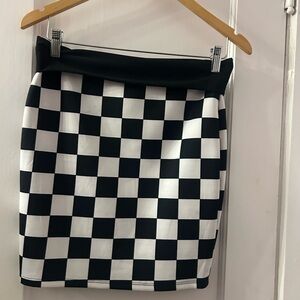Classic Checkered Pencil Skirt - Black & White Junior Large Carpe Diem Clothing